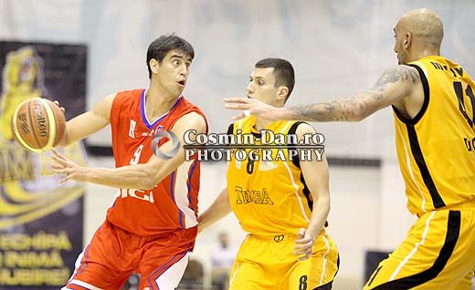 Timba Timisoara - CS Municipal Oradea-09-milos pesic-bosko stojakovic